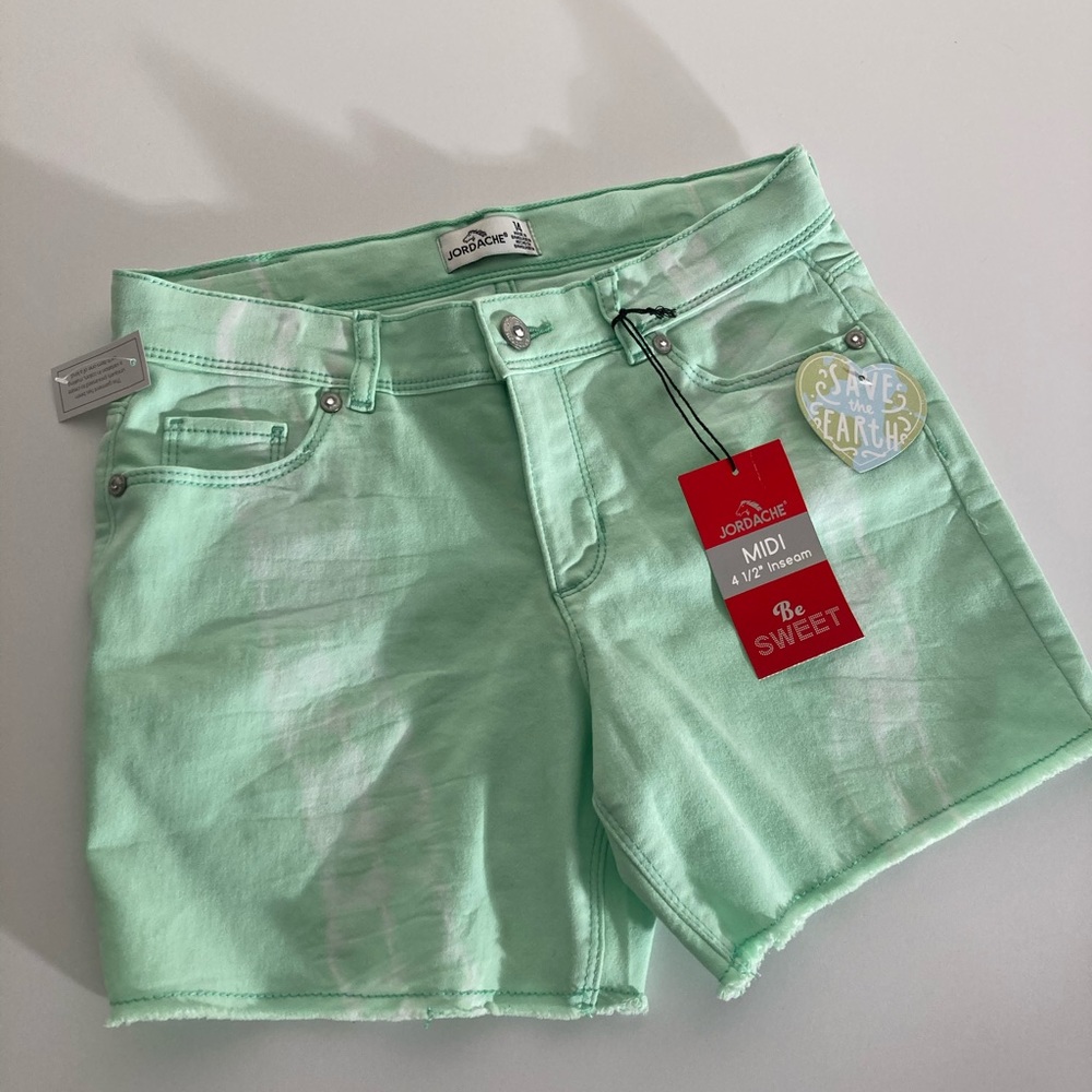 Shorts New